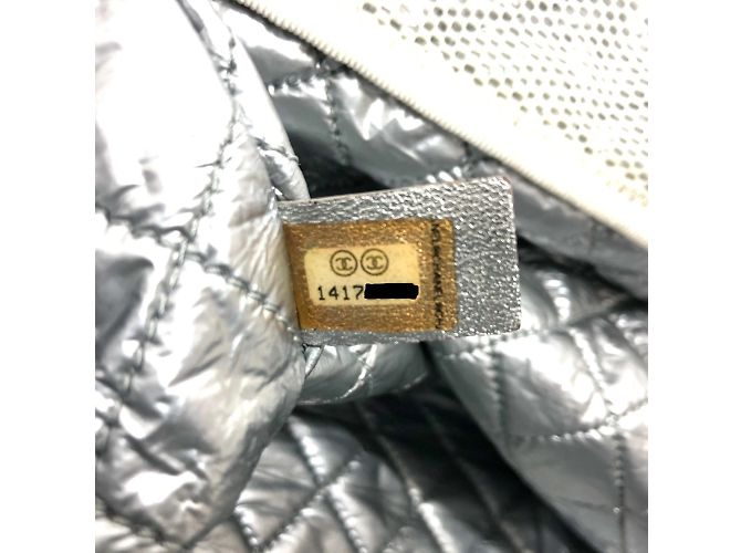 Borsa refrigerante Chanel Check Coco Mark Nero Bianco - vista 15