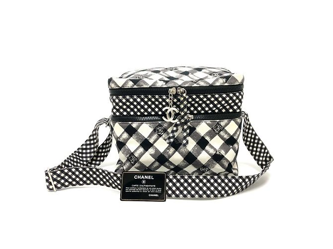 Borsa refrigerante Chanel Check Coco Mark Nero Bianco - vista 16