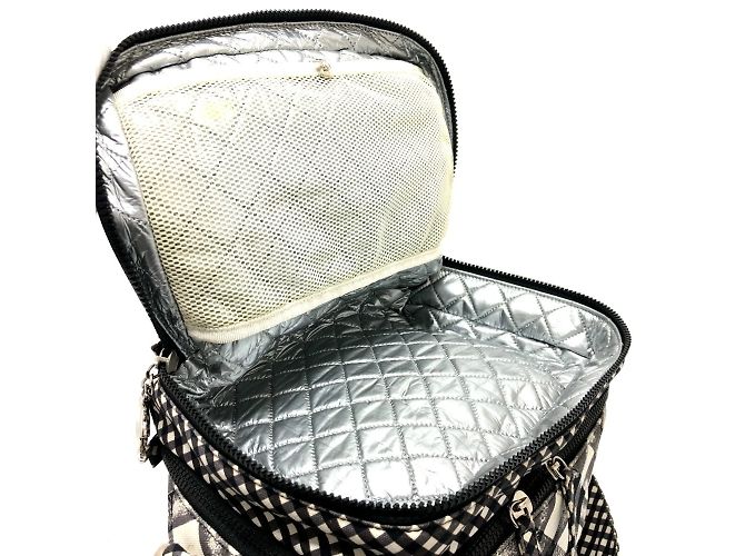 Borsa refrigerante Chanel Check Coco Mark Nero Bianco - vista 9