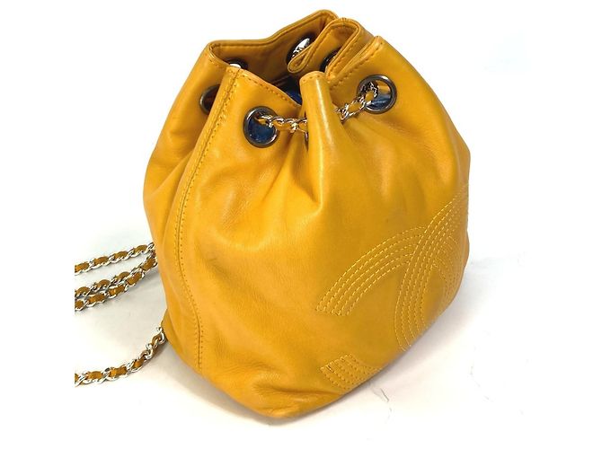 Gelber Lammleder-Rucksack von Chanel - Ansicht 4