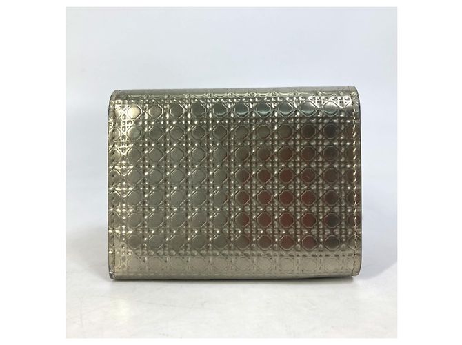 Billetera compacta con logo CD Christian Dior Dorado - vista 2
