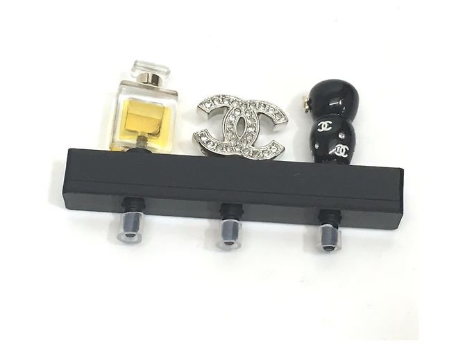 Set di accessori per jack per cuffie della collezione Chanel Shanghai Nero - vista 2