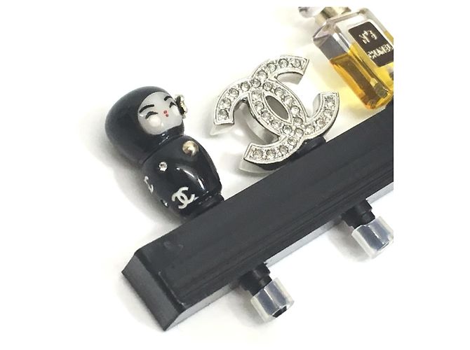 Set di accessori per jack per cuffie della collezione Chanel Shanghai Nero - vista 3