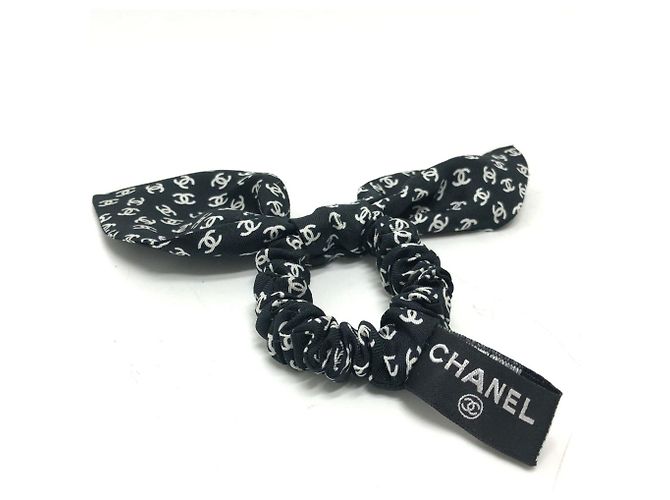 Scrunchie per capelli in nastro Chanel con logo Coco Nero Bianco - vista 6