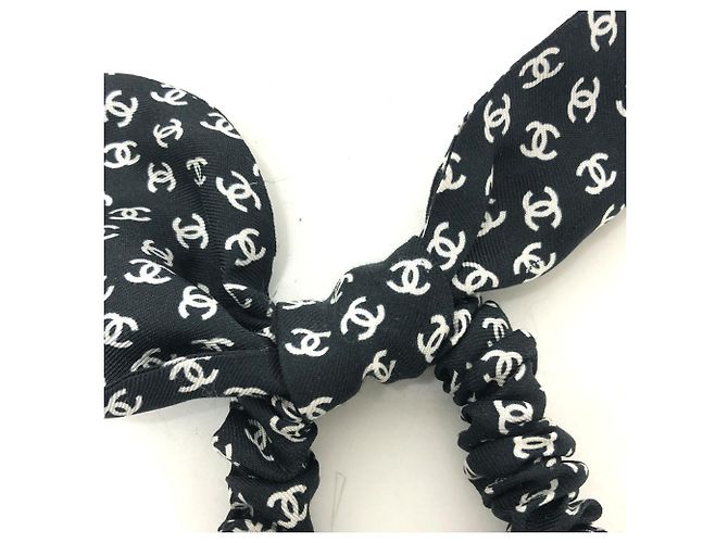 Scrunchie per capelli in nastro Chanel con logo Coco Nero Bianco - vista 8