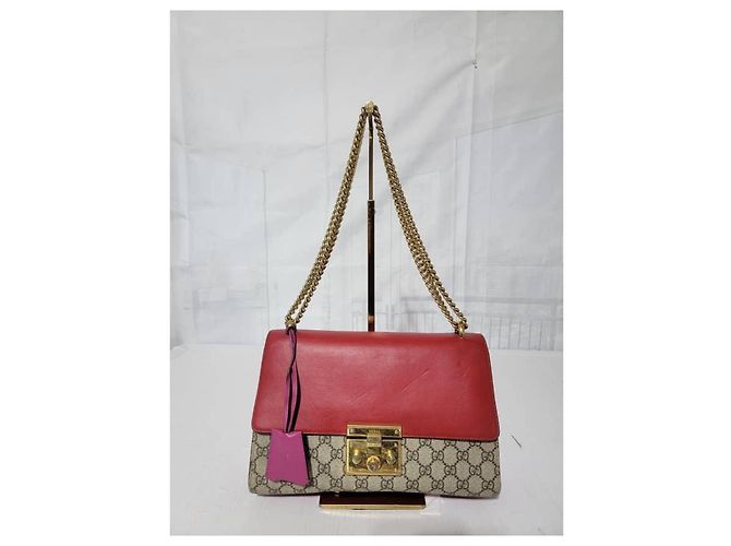Borsa a spalla media Padlock in pelle GG Supreme monogramma beige/rosso ibisco di GUCCI Rosa - vista 3