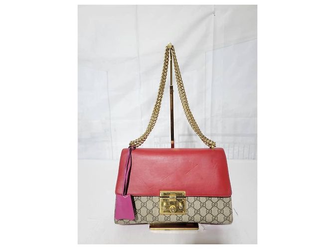 Borsa a spalla media Padlock in pelle GG Supreme monogramma beige/rosso ibisco di GUCCI Rosa - vista 4