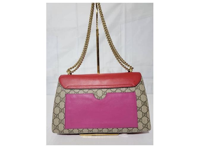 Borsa a spalla media Padlock in pelle GG Supreme monogramma beige/rosso ibisco di GUCCI Rosa - vista 5