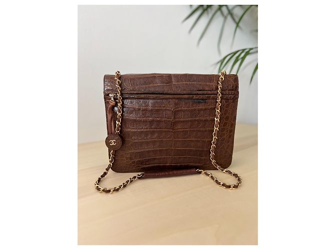 Borsa a spalla Chanel in pelle di alligatore, circa 1986. Marrone scuro - vista 3