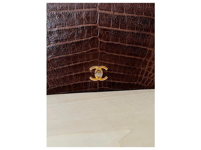 Borsa a spalla Chanel in pelle di alligatore, circa 1986. Marrone scuro - vista 4