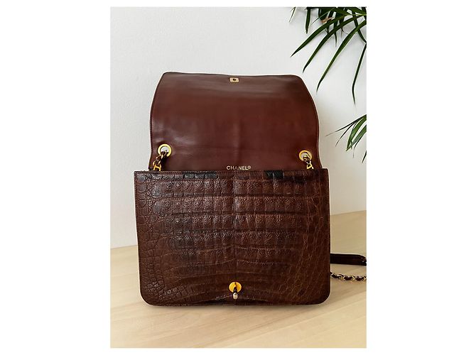 Borsa a spalla Chanel in pelle di alligatore, circa 1986. Marrone scuro - vista 7