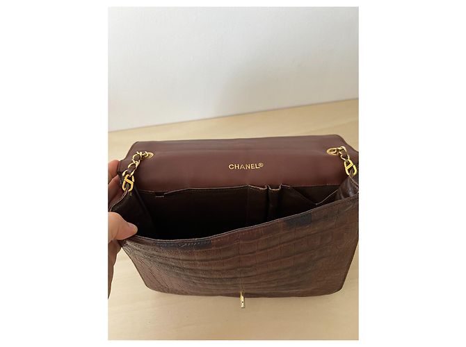 Borsa a spalla Chanel in pelle di alligatore, circa 1986. Marrone scuro - vista 9