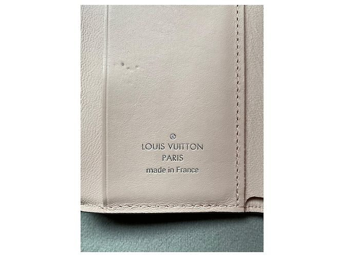 Cartera Louis Vuitton Mahina Iris Trifold Rosa - vista 11