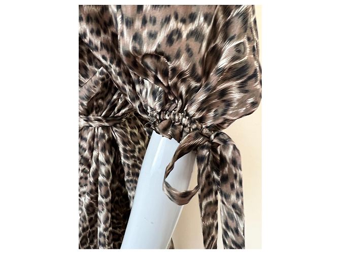 Vestido de seda con estampado animal Zimmermann Suraya Castaño - vista 3