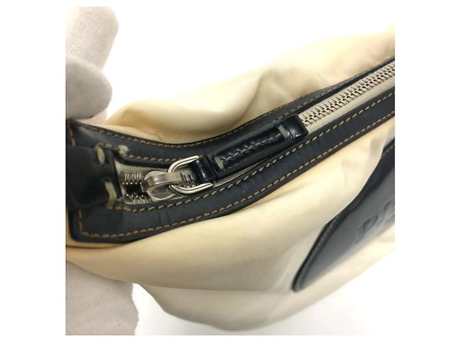 Borsa a spalla in tessuto bianco Prada - vista 12