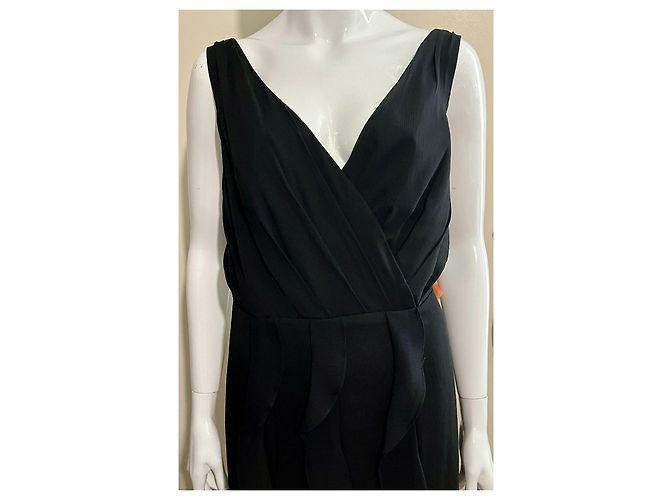 Vera Wang Schwarzes Abendkleid mit Rüschen aus Chiffon - Ansicht 2