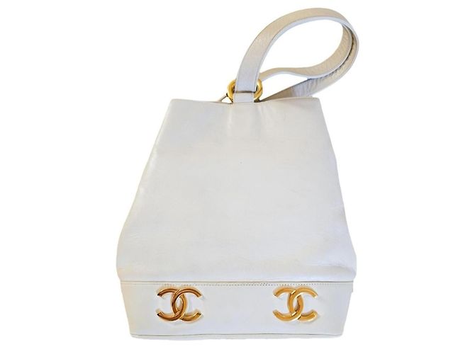 Bolso bucket chanel Crema - vista 2