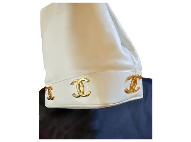 Bolso bucket chanel Crema - vista 4