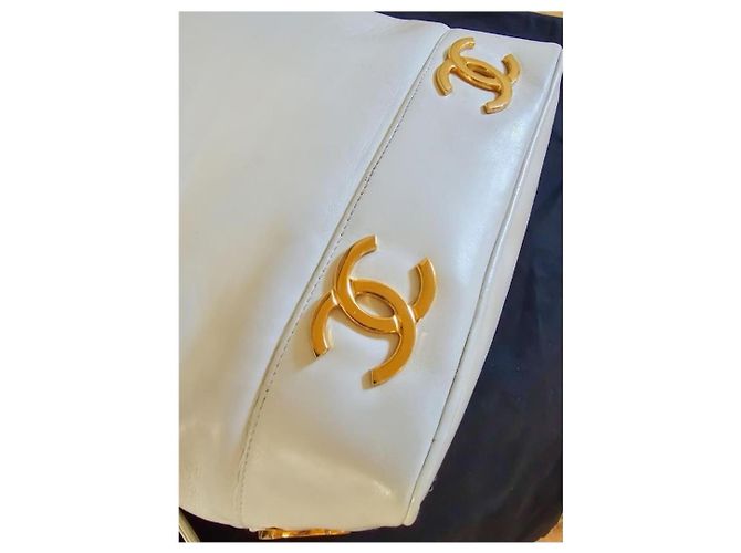 Bolso bucket chanel Crema - vista 6