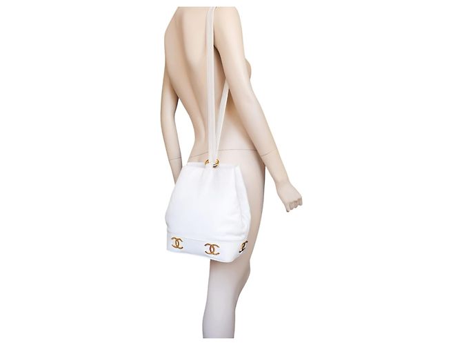 Bolso bucket chanel Crema - vista 7