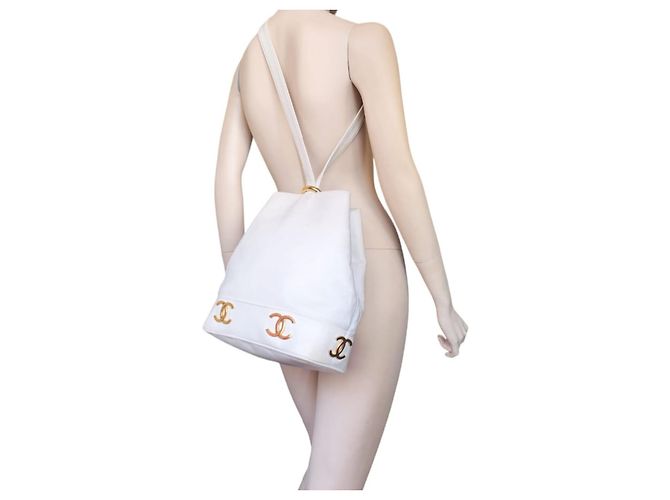 Bolso bucket chanel Crema - vista 8