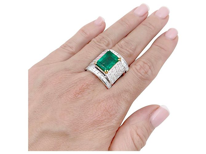 Importante anello Repossi in due ori, smeraldo, diamanti. - vista 2