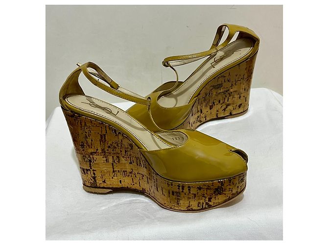 Yves Saint Laurent YSL Lackleder Wedge-Sandalen mit Plattform Beige Senf - Ansicht 2