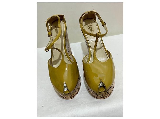 Yves Saint Laurent YSL Lackleder Wedge-Sandalen mit Plattform Beige Senf - Ansicht 3