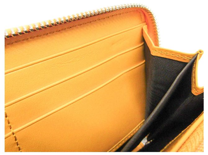 Cartera larga de cuero amarillo con estampado GG de Gucci - vista 8