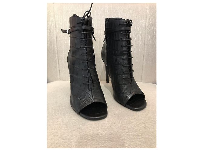 SAINT LAURENT Botines T.EU 38.5 Cuero Negro - vista 5
