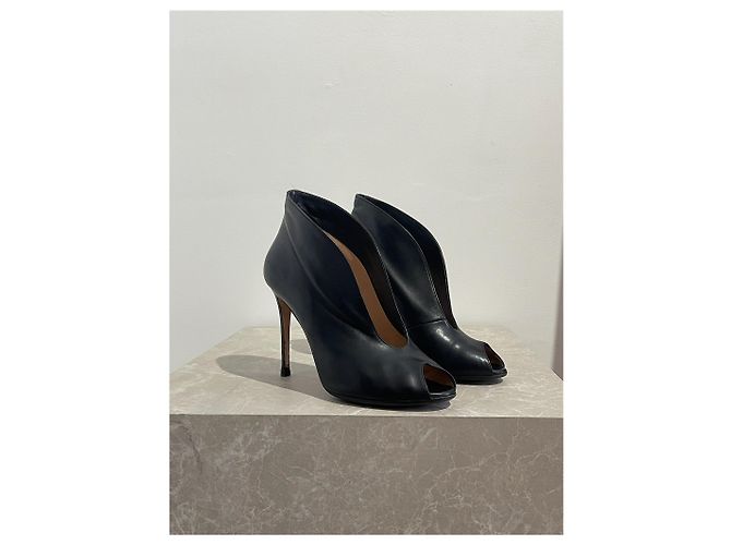GIANVITO ROSSI Botines T.EU 37 Cuero Negro - vista 3