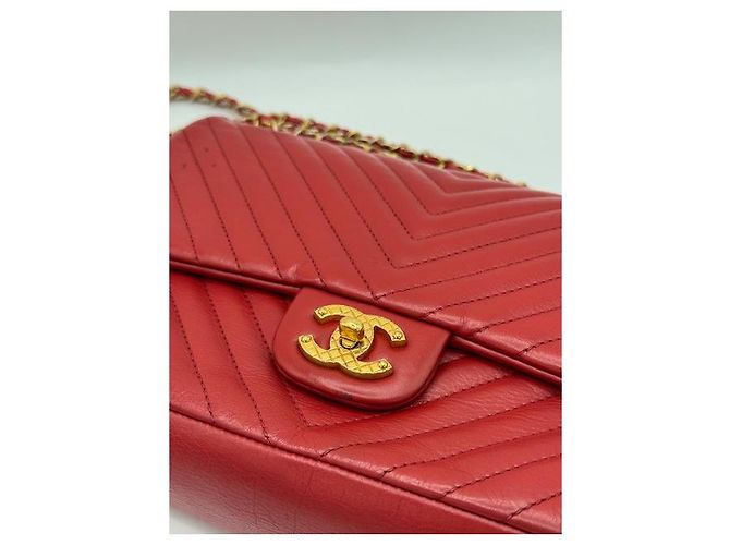 Timeless Chanel Lammfell Rock the Corner Chevron rote Tasche - Ansicht 6