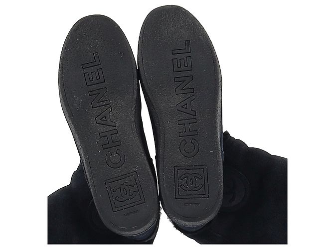 Botas de shearling con logo CC de Chanel en ante azul marino Negro - vista 6