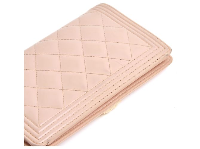 Chanel Boy Geldbörse aus rosa Lackleder Pink - Ansicht 4