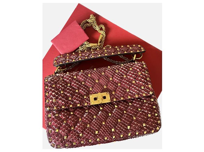 Borsa Rockstud Spike di Valentino Garavani Bordò - vista 2
