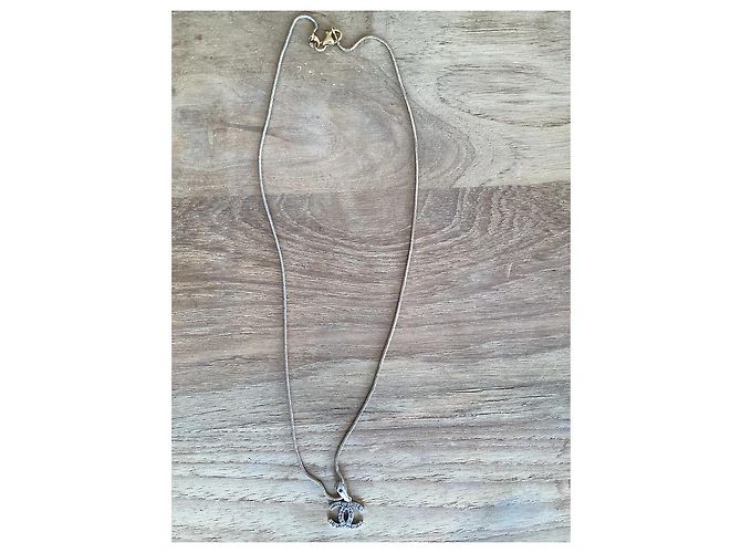 Collana Chanel Pendente Logo Oro Bianco e Giallo Diamanti D'oro - vista 2
