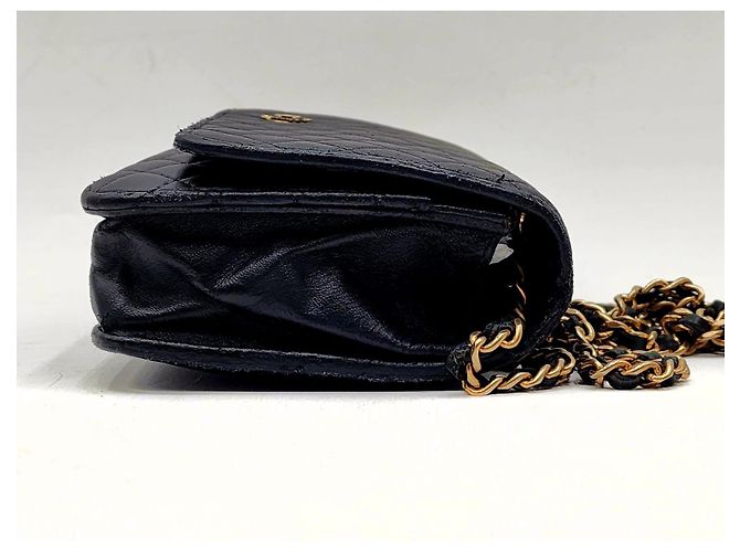 Wallet On Chain Cartera de cadena Chanel de piel de cordero acolchada negra con el emblema de Chanel - vista 9