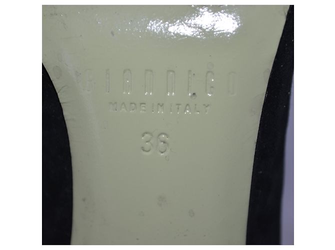 Autre Marque Giannico Pumps aus Wildleder in Schwarz Größe 36 IT - Ansicht 7