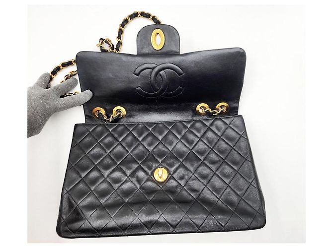 Borsa a tracolla Chanel Timeless Classic Turn Lock Maxi XL Jumbo Nero - vista 19