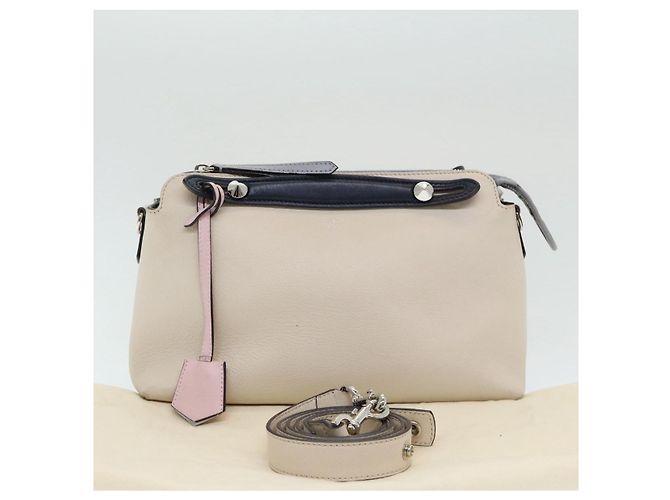 Borsa a mano FENDI in pelle beige Auth ar12221 - vista 12