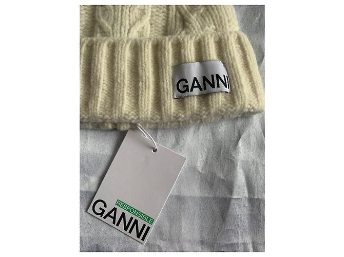 Berretto Ganni Beige in Lana - vista 3