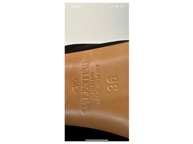 Mule con piattaforma Rockstud di Valentino Garavani Nero - vista 3