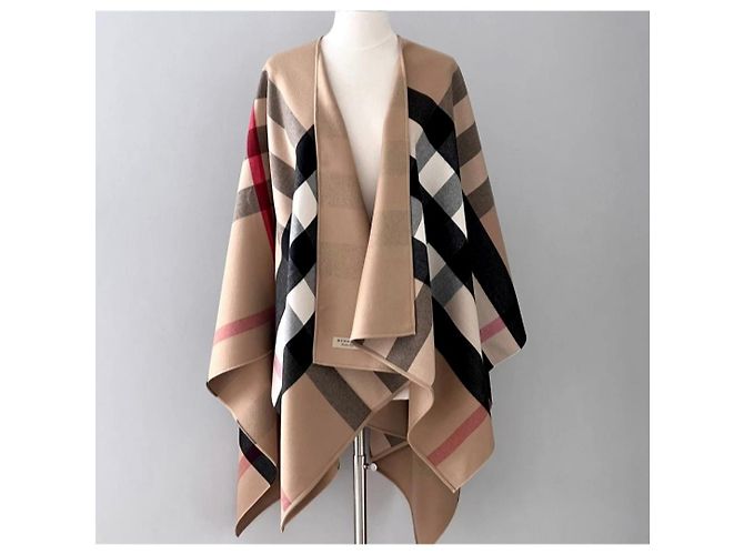Autre Marque Poncho Burberry de lana merino beige - vista 2
