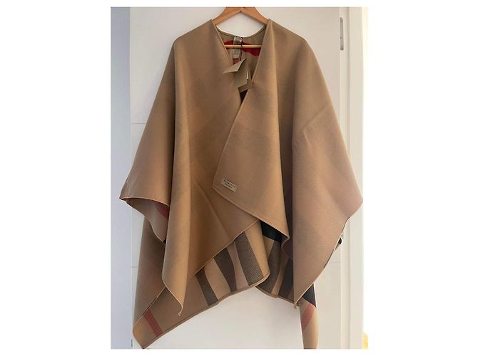Autre Marque Poncho Burberry de lana merino beige - vista 4