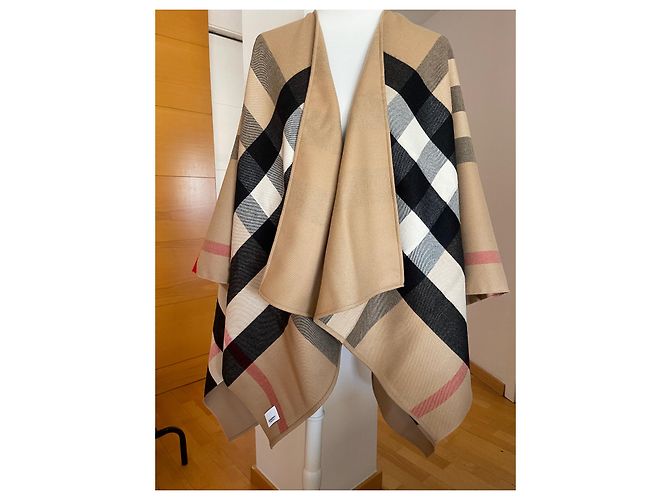 Burberry CHARLOTTE REVERSIBLE SOLID CHECK WOOL CAPE Beige - vista 5