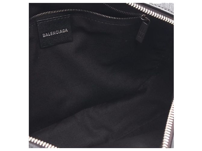 Camera Borsa a tracolla Balenciaga BB Monogram Signature Nera - vista 3