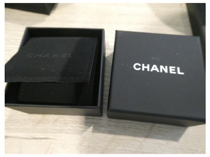 orecchini Chanel nuovi con scatola Gold hardware - vista 8