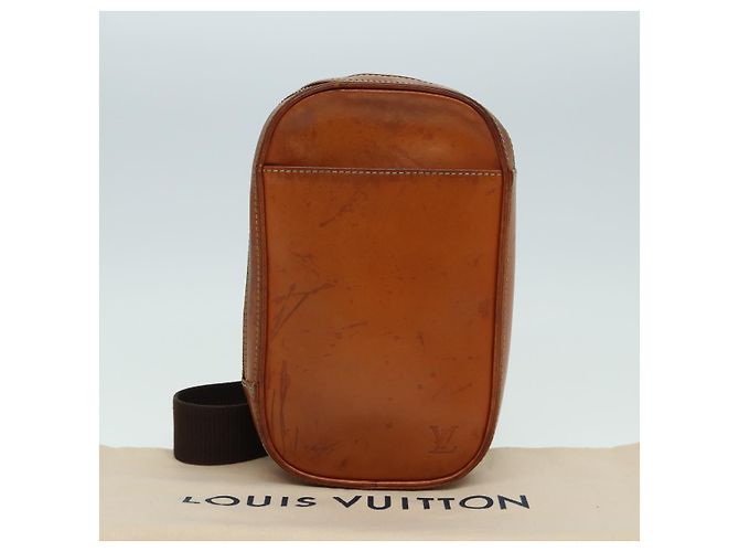 LOUIS VUITTON Pochette Nomad Gange Borsa a Spalla Beige LV Auth 85215 - vista 22