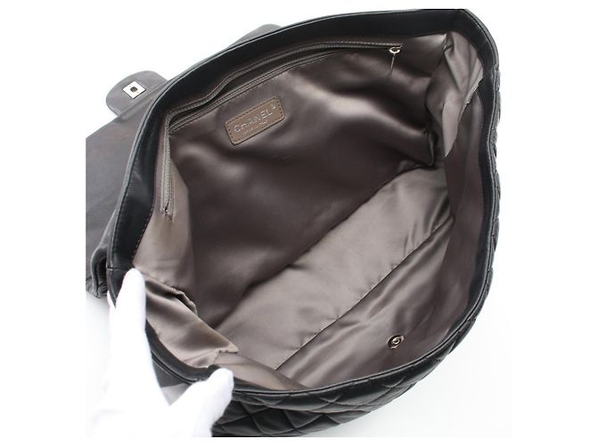 Borsa a spalla in pelle Chanel Jumbo Coco Rain Flap Nero - vista 3
