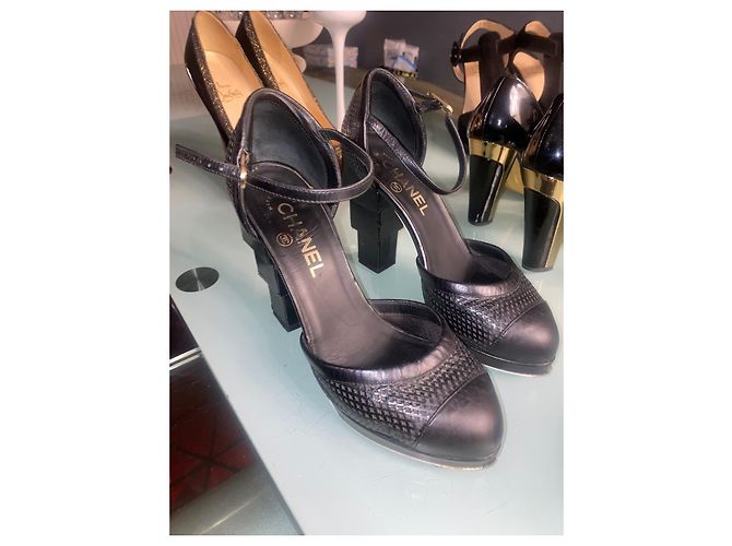 Sandali Chanel in pelle nera Nero - vista 2